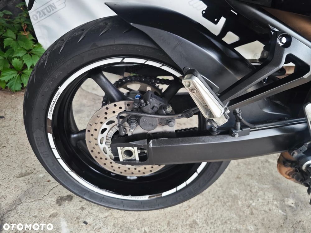 Yamaha FZ6 - 12