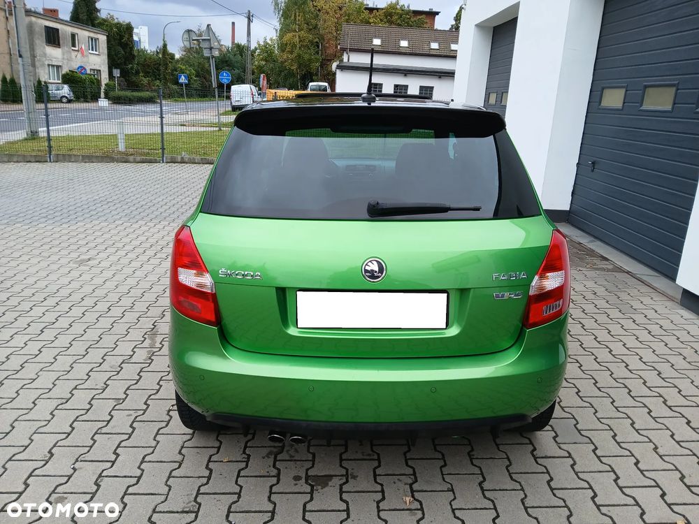 Skoda Fabia 1.4 TSI DSG RS - 19