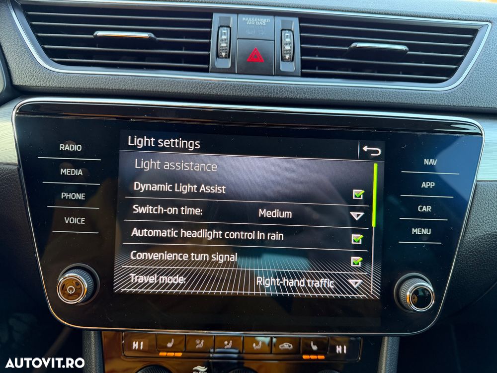 Skoda Superb 1.4 TSI DSG Ambition - 33