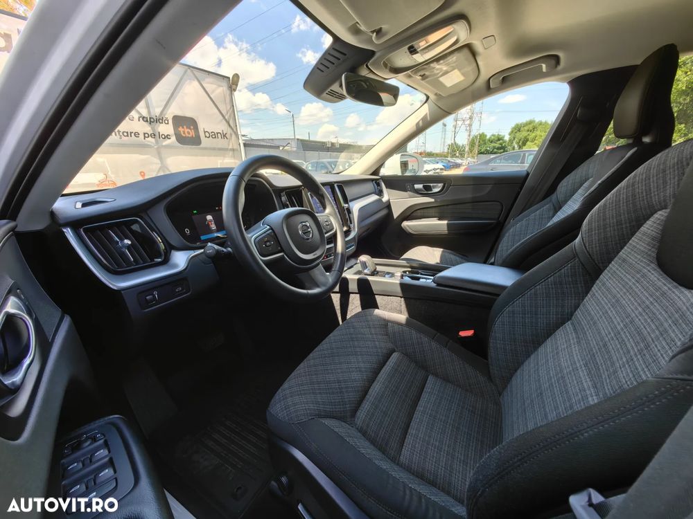 Volvo XC 60 B4 MHEV AT8 AWD Momentum Pro - 5
