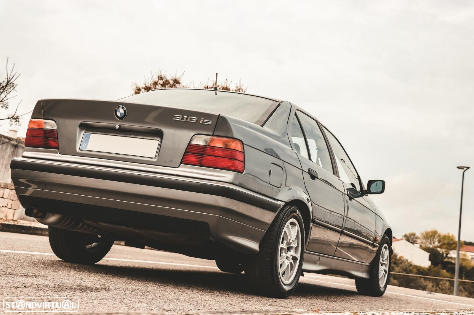 BMW 318 iS - 3