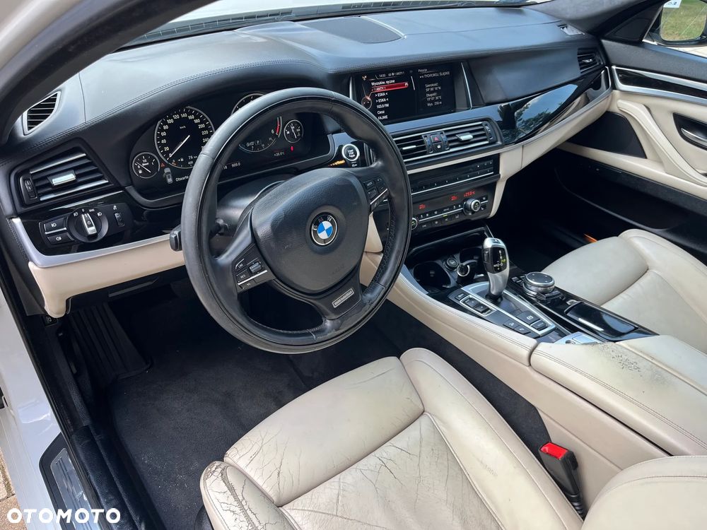 BMW Seria 5 525d xDrive - 19