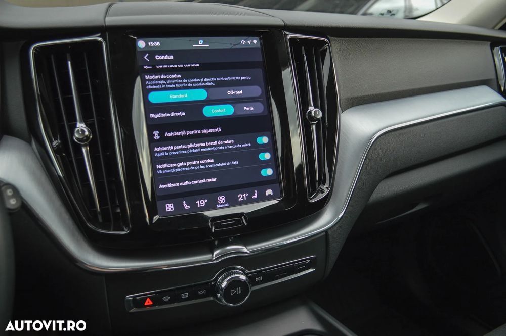 Volvo XC 60 B4 MHEV AWD Inscription - 12