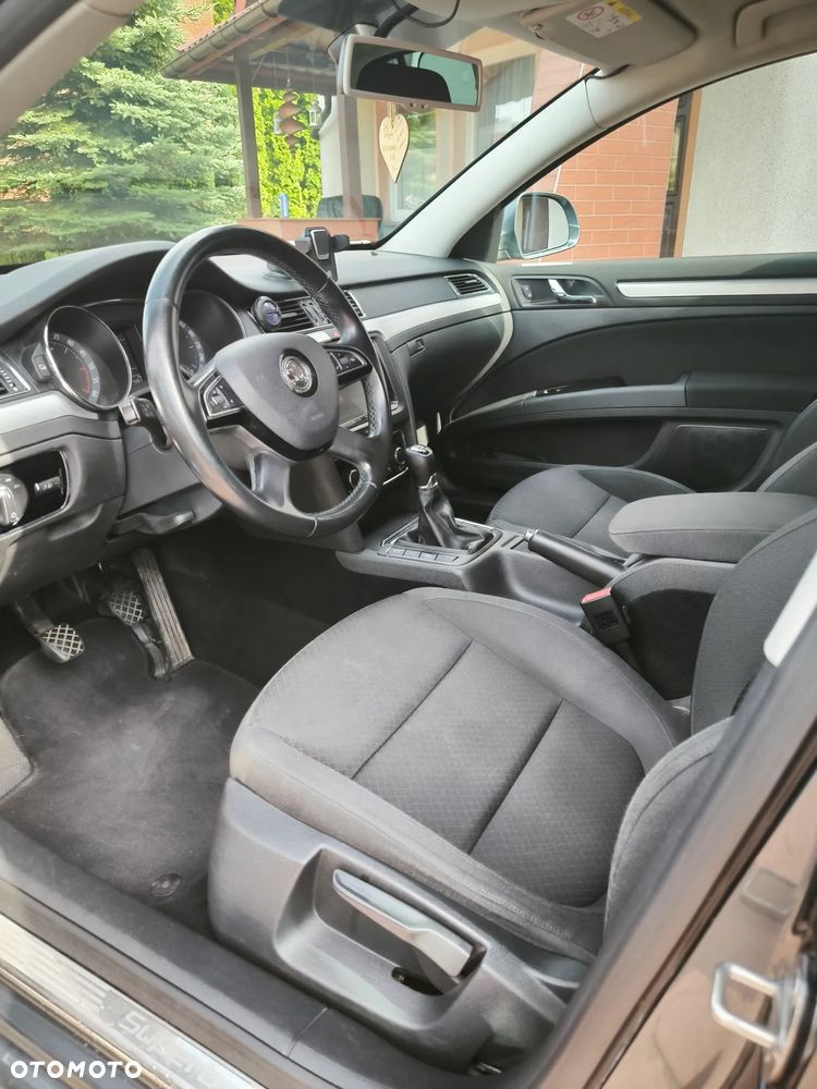 Skoda Superb 2.0 TDI 4x4 Elegance - 19