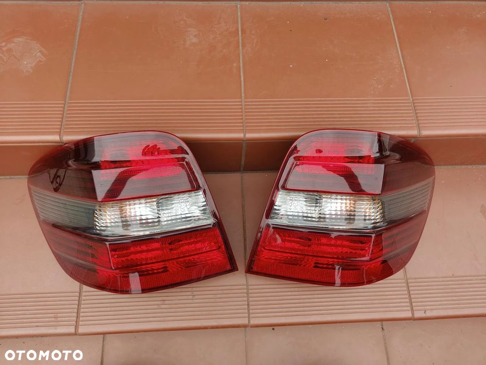 MERCEDES ML W164 Lampa Tylna Dymiona Sport Lewa Prawa Tył
