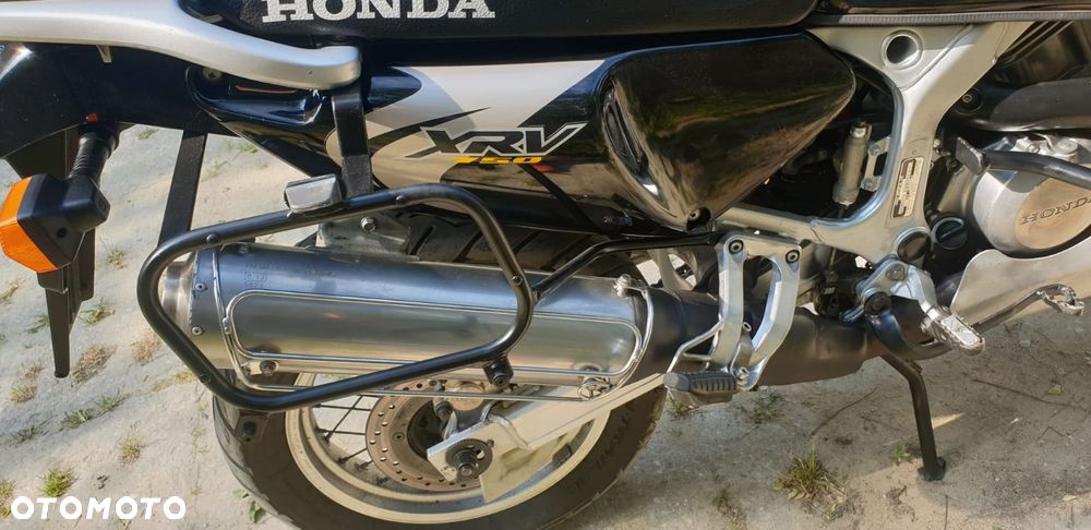 Honda XRV - 10