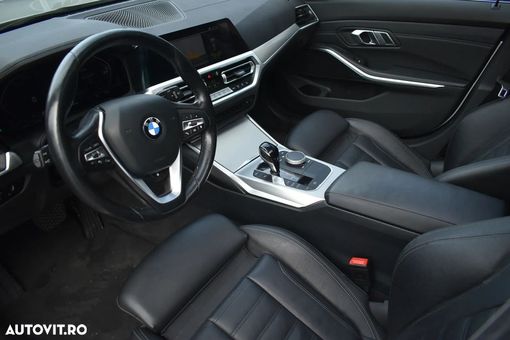 BMW Seria 3 320d xDrive AT MHEV - 13