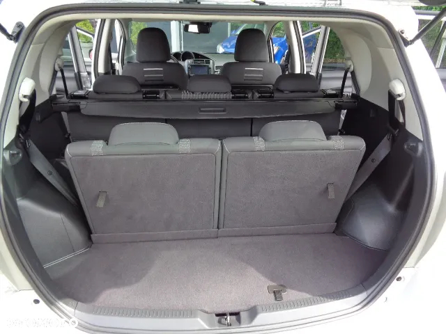 Toyota Verso 1.8 Prestige 7os EU6 - 15