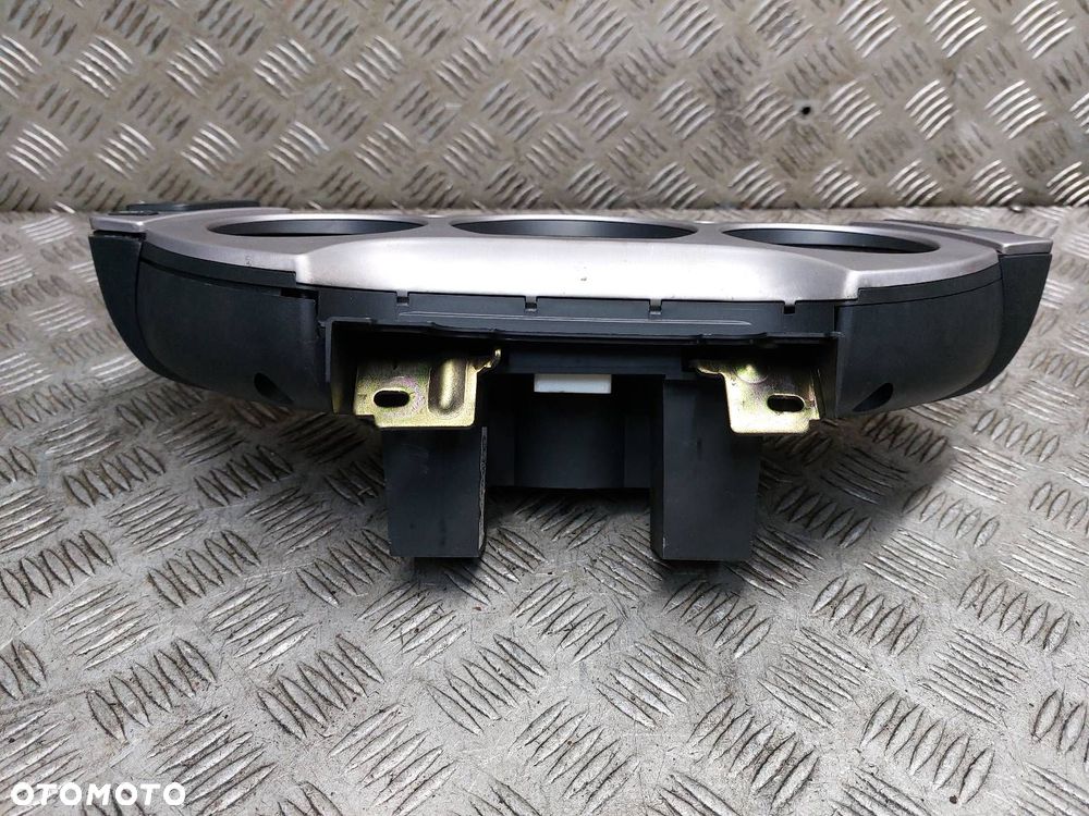 LICZNIK+ RAMKA NISSAN MURANO Z50 3.5 V6 A63070011 68240CA000 - 2