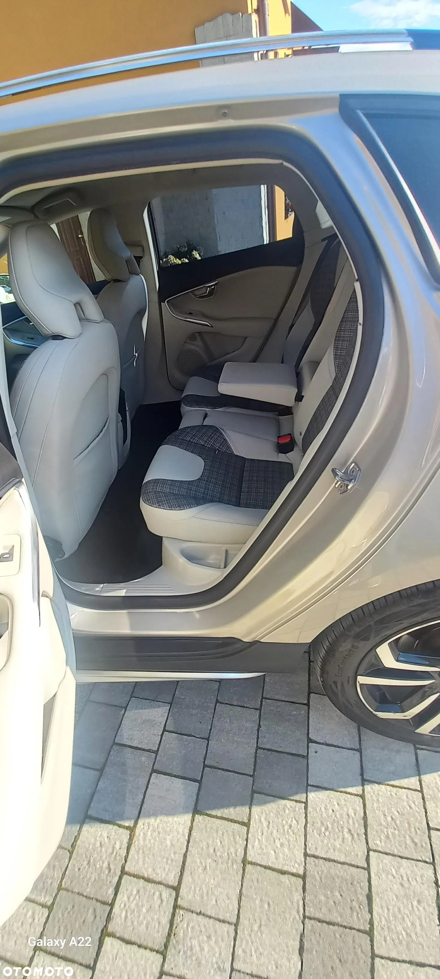Volvo V40 D3 Drive-E Momentum - 15