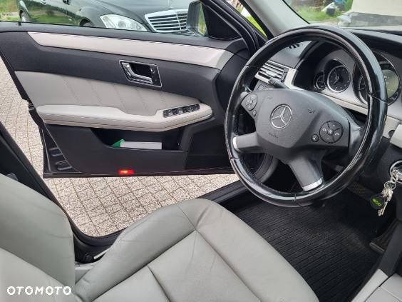 Mercedes-Benz Klasa E 220 CDI DPF BlueEFFICIENCY Automatik Avantgarde - 2