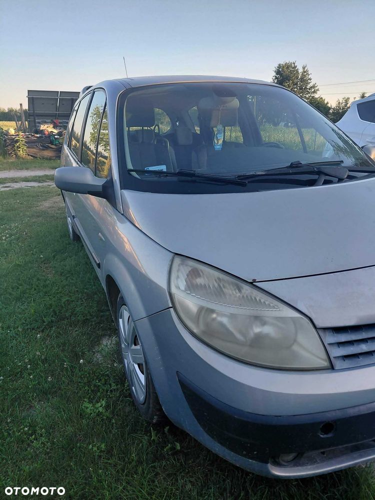 Renault Grand Scenic - 1