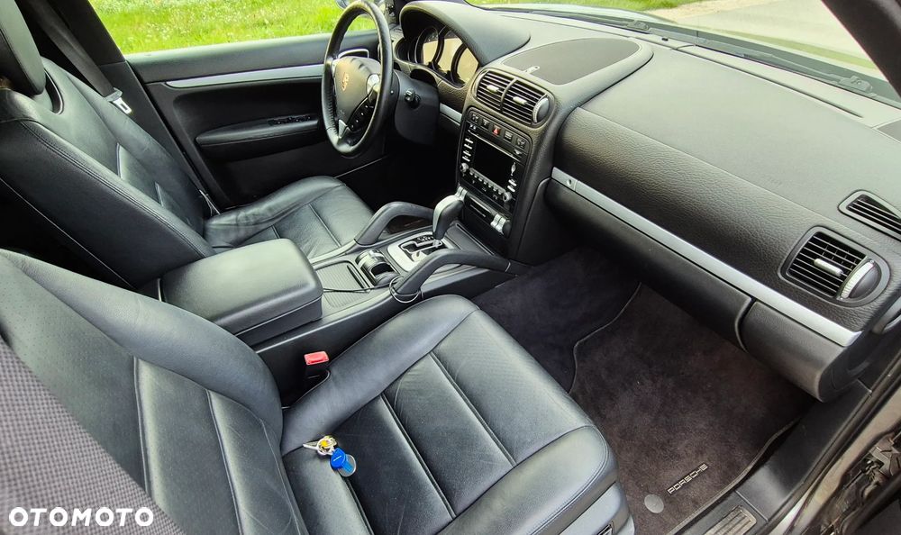 Porsche Cayenne - 20