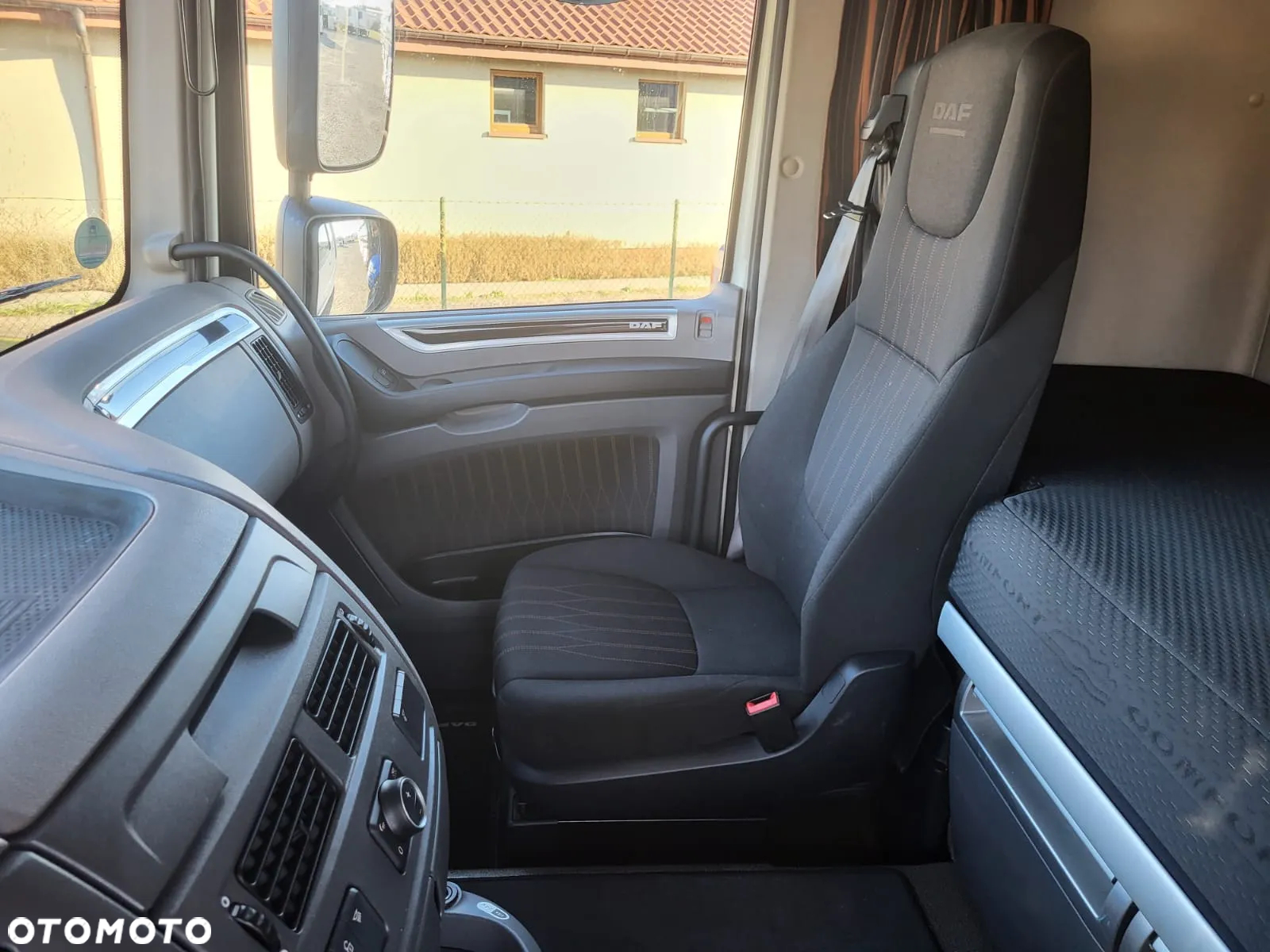 DAF - 37