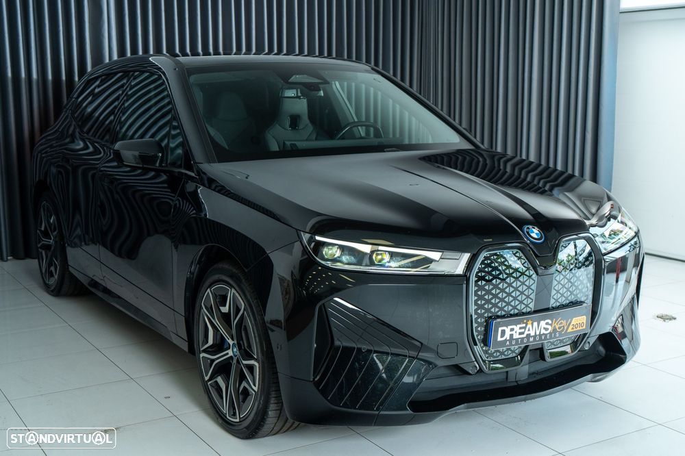 BMW iX xDrive 50 Pack Desportivo - 16