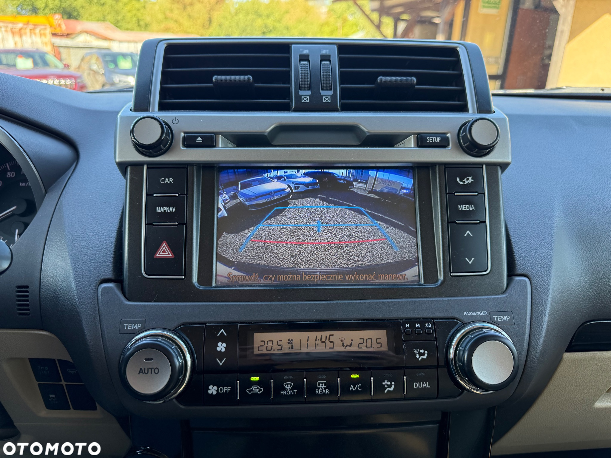 Toyota Land Cruiser - 30