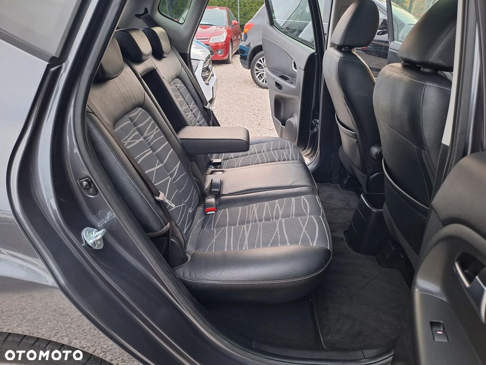 Kia Venga 1.6 CVVT Dream-Team Edition - 32