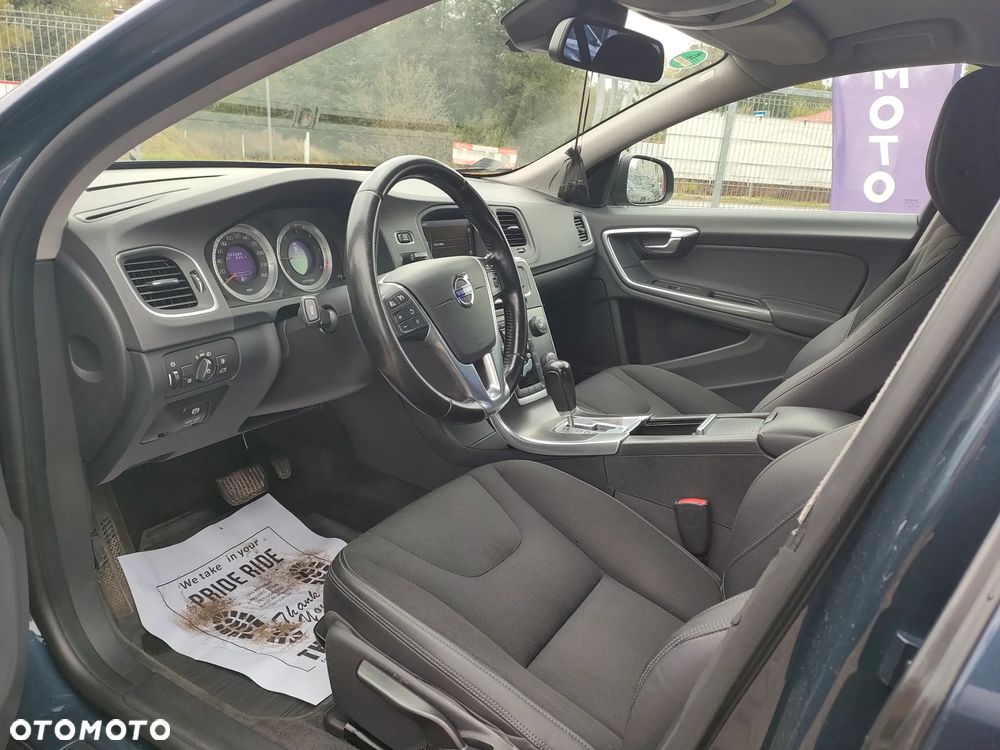 Volvo V60 D3 Geartronic Momentum - 16