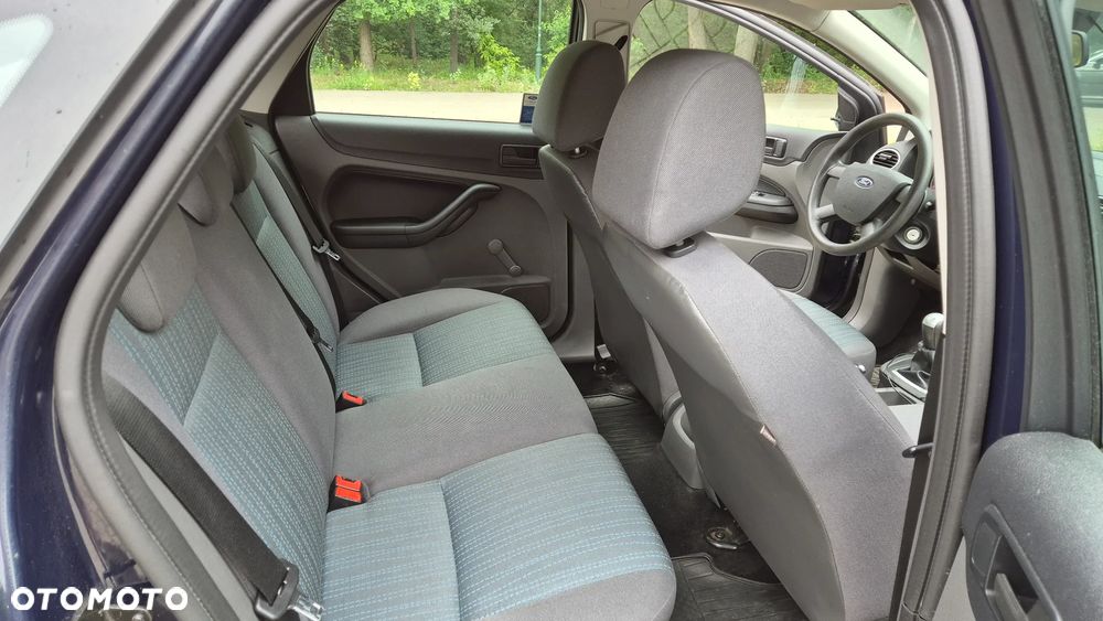 Ford Focus 1.6 TDCi Ambiente - 7