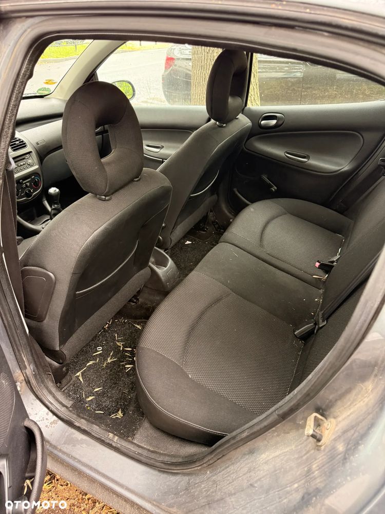 Peugeot 206 - 6
