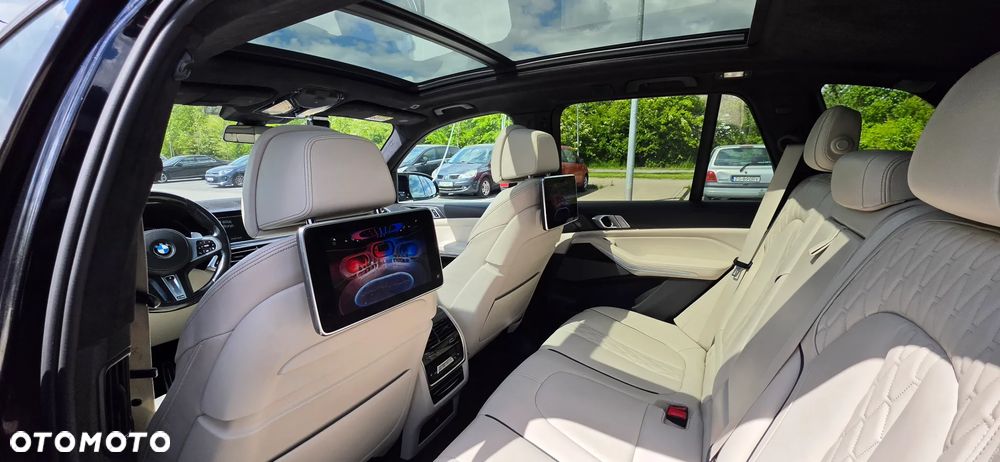 BMW X5 M50i - 19