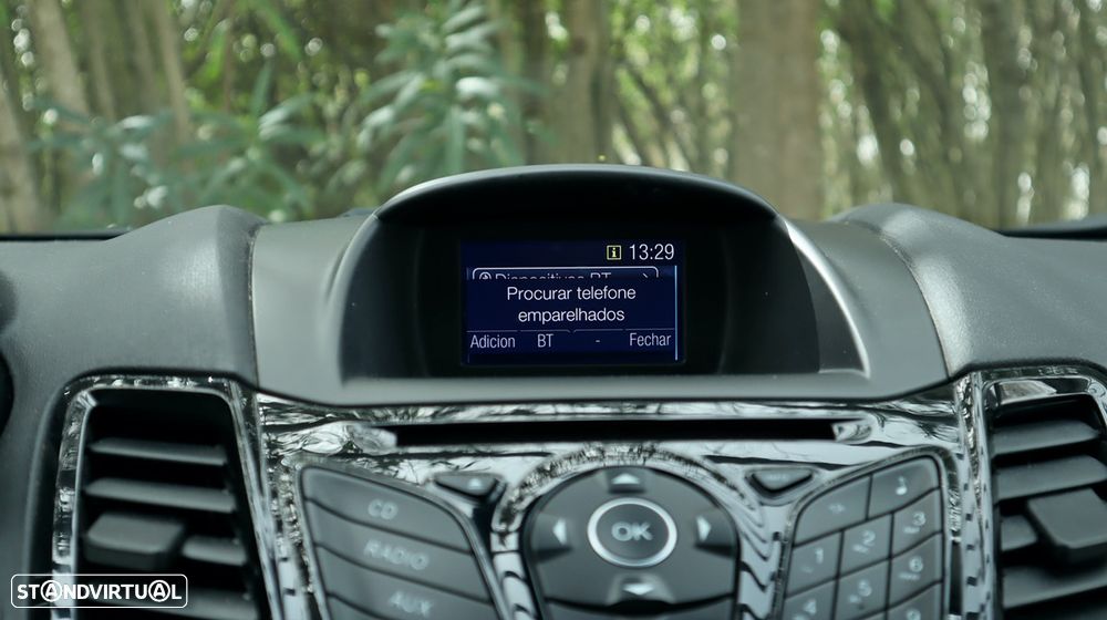 Ford Fiesta 1.0 T EcoBoost Titanium PowerShift - 38