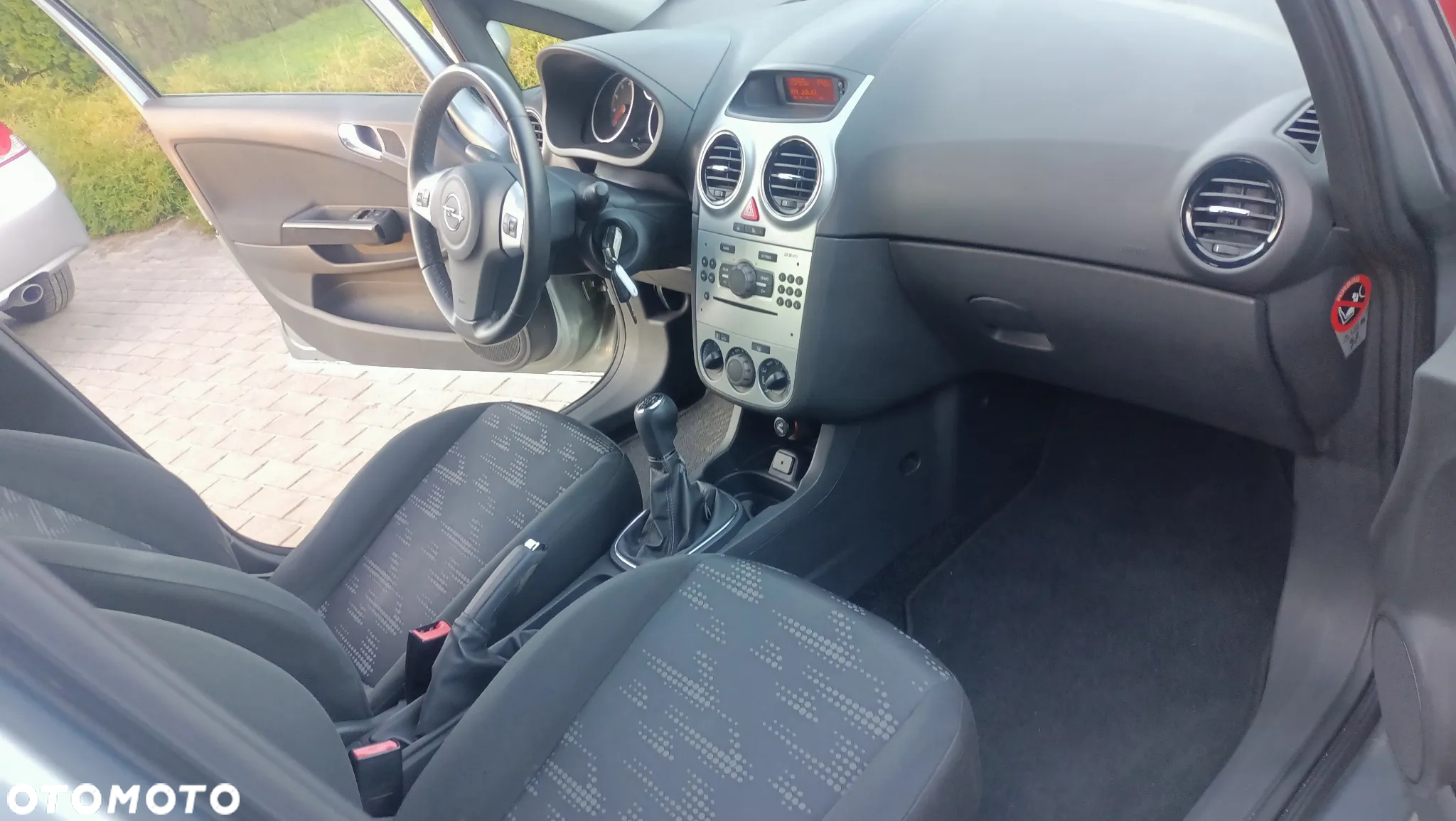 Opel Corsa 1.4 16V Satellite - 22