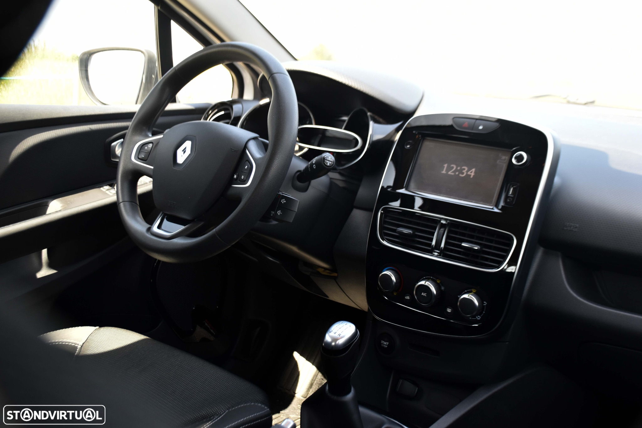 Renault Clio - 9