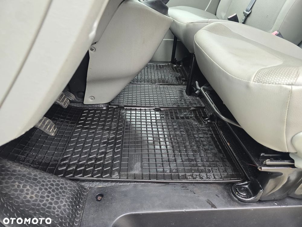 Opel Vivaro - 38