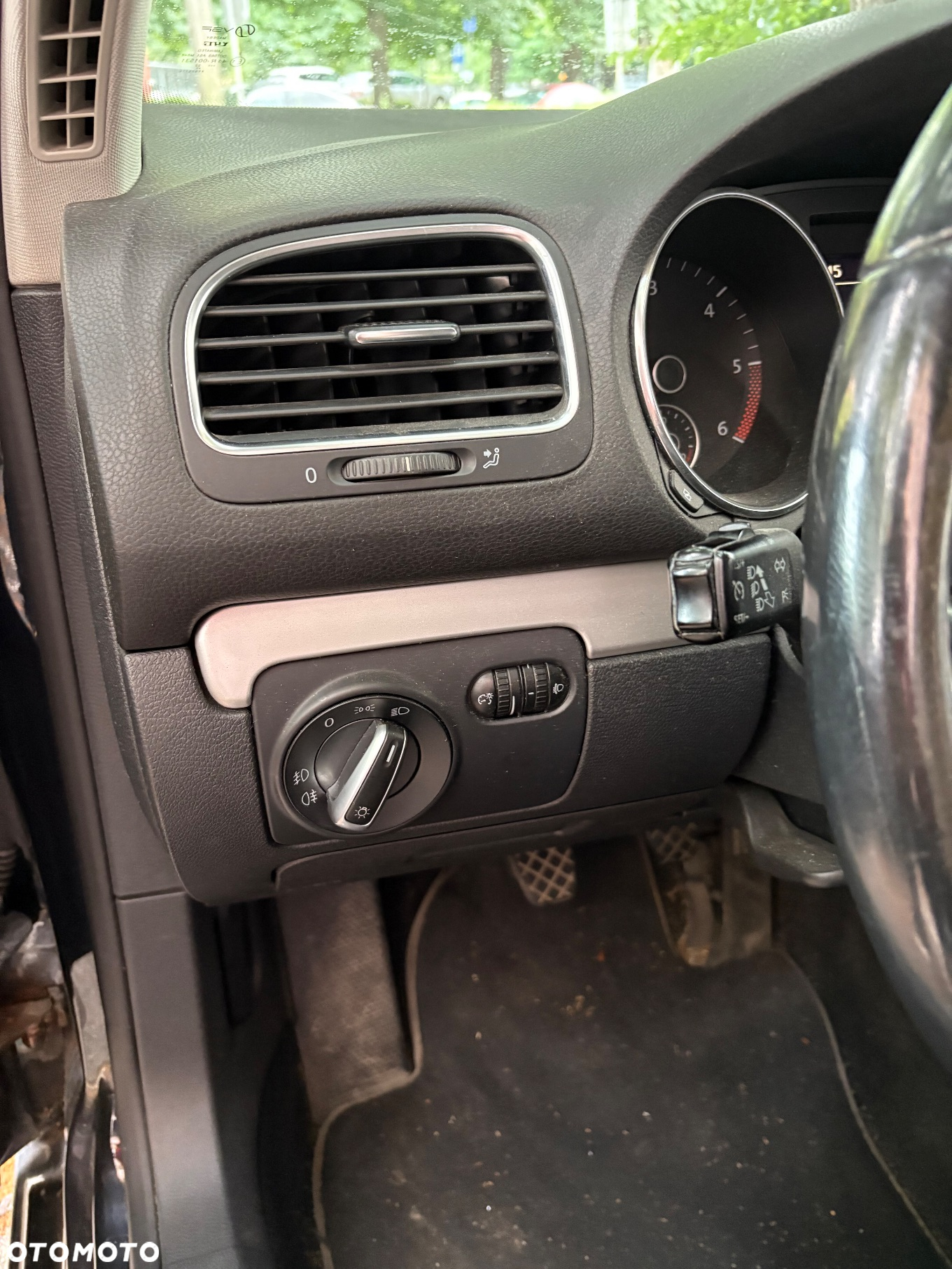 Volkswagen Golf - 24