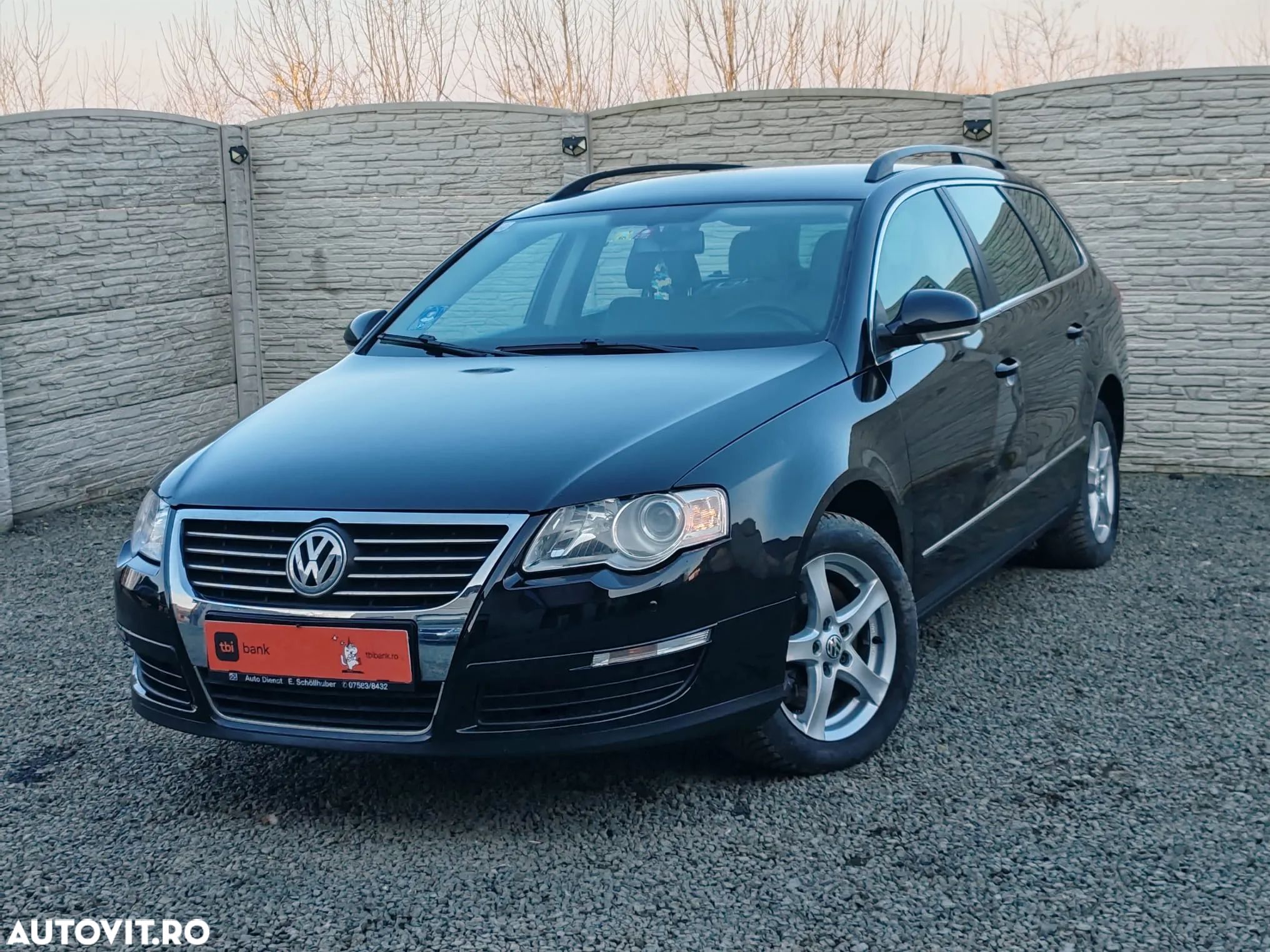 Volkswagen Passat - 1
