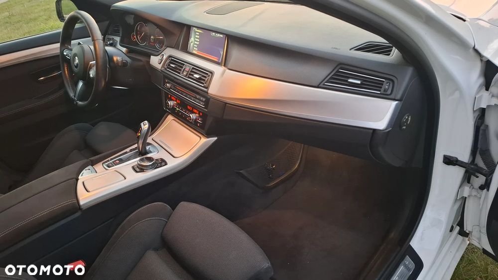 BMW Seria 5 520d Touring Sport-Aut - 30