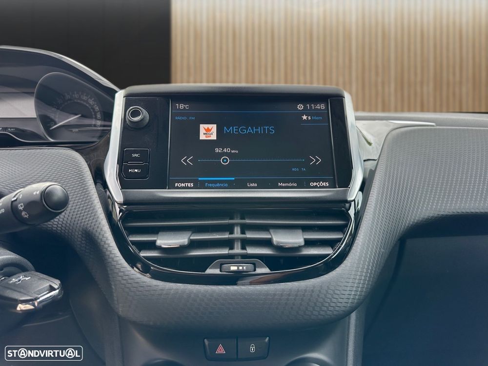 Peugeot 2008 1.2 PureTech Style - 12