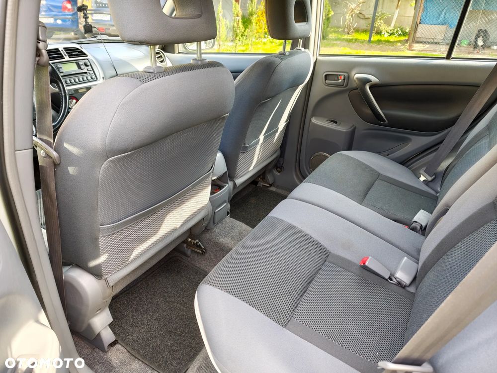 Toyota RAV4 - 9