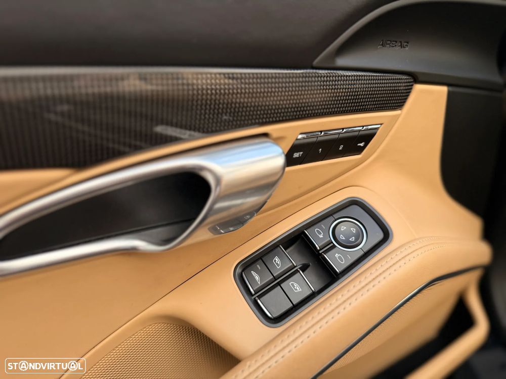 Porsche 911 (991) Carrera 4 GTS Cabriolet PDK - 35