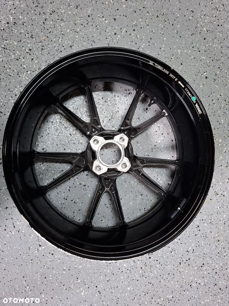 Triumph Speed Triple 1200 felga tył rr rs - 2