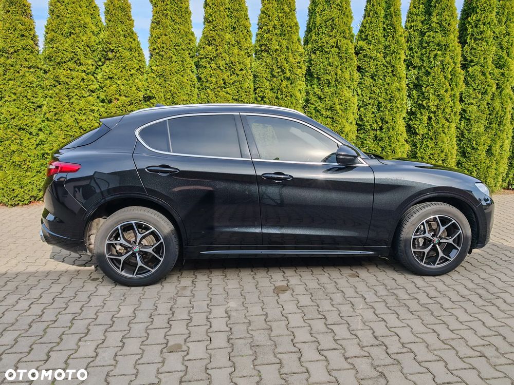 Alfa Romeo Stelvio 2.0 Turbo 16V AT8-Q4 Veloce Ti - 18