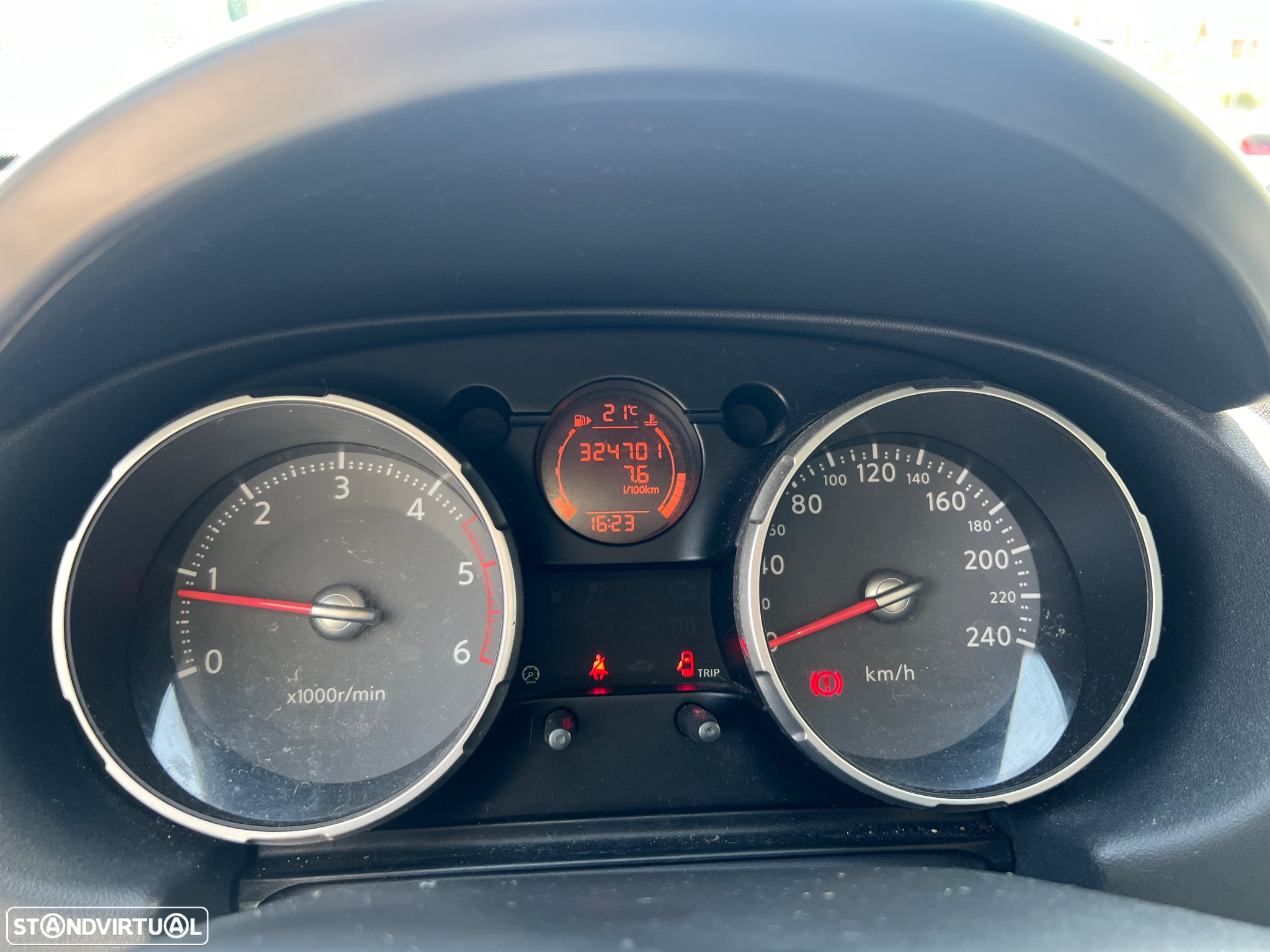 Nissan Qashqai +2 1.5 dCi Tekna Sport Chrome Traseira - 11