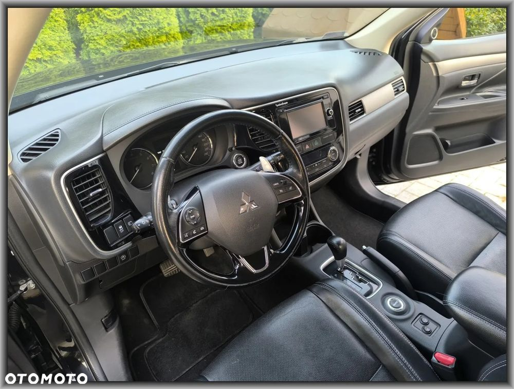 Mitsubishi Outlander 2.0 Intense + 4WD CVT - 12