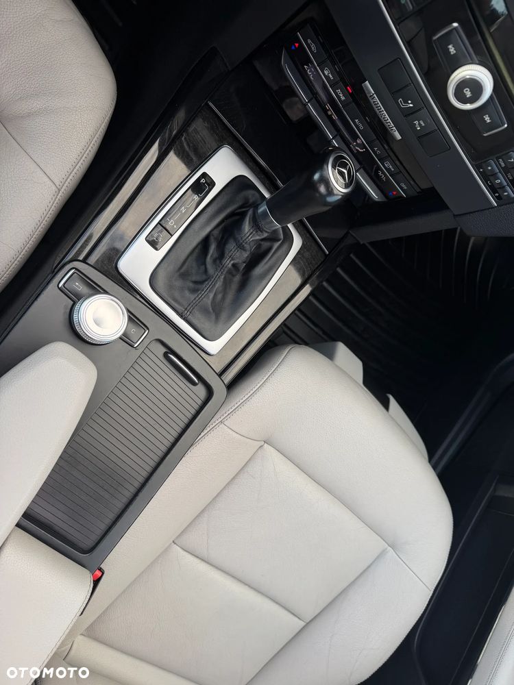 Mercedes-Benz Klasa E 220 BlueTEC 7G-TRONIC Avantgarde - 28