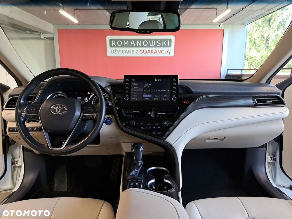 Toyota Camry 2.5 Hybrid Executive CVT - 19