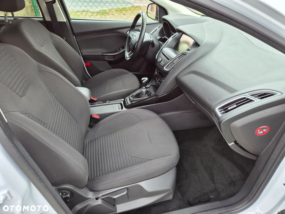 Ford Focus - 8