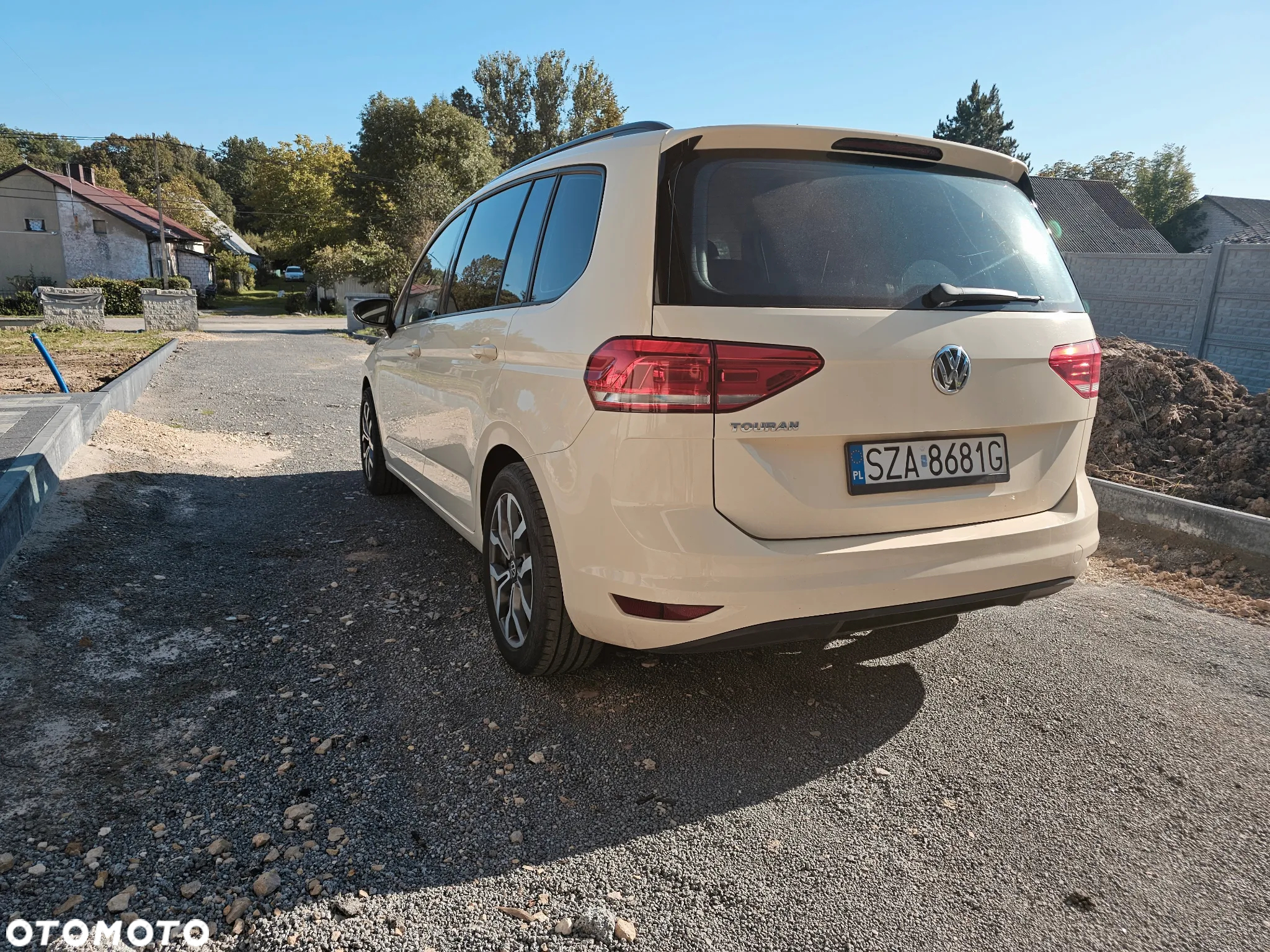 Volkswagen Touran 2.0 TDI SCR DSG Comfortline - 4
