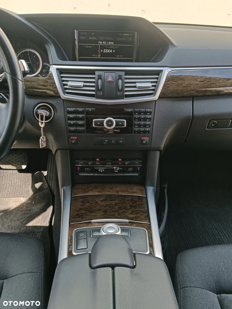 Mercedes-Benz Klasa E 220 CDI DPF BlueEFFICIENCY 7G-TRONIC - 17