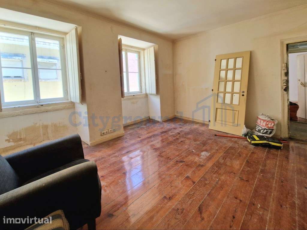 Apartamento T1 no Príncipe Real para reabilitar a seu gosto - Grande imagem: 3/9