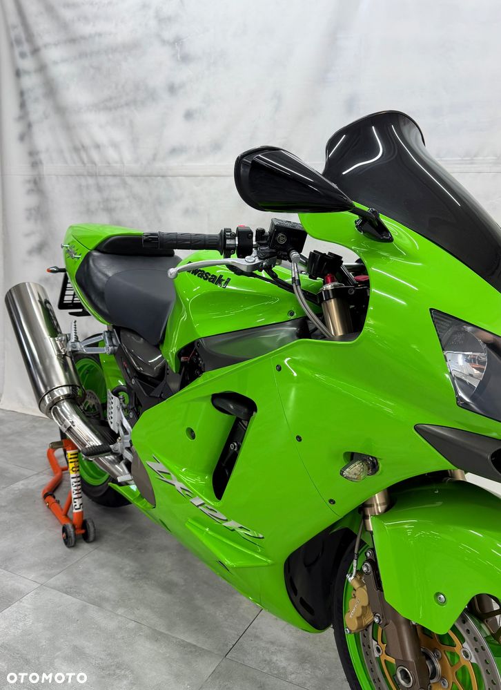 Kawasaki ZXR - 27
