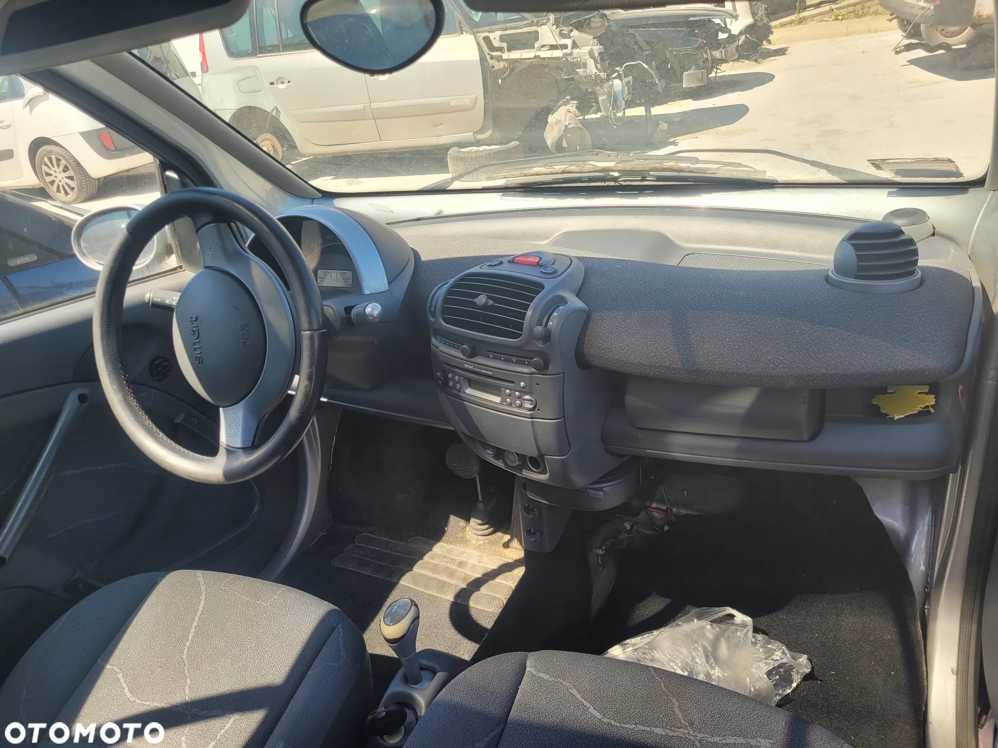 SMART FORTWO 450 fotel fotele kanapa deska kokpit podsufitka boczek boczki klamka podłokietnik licznik prędkościomierz - 3