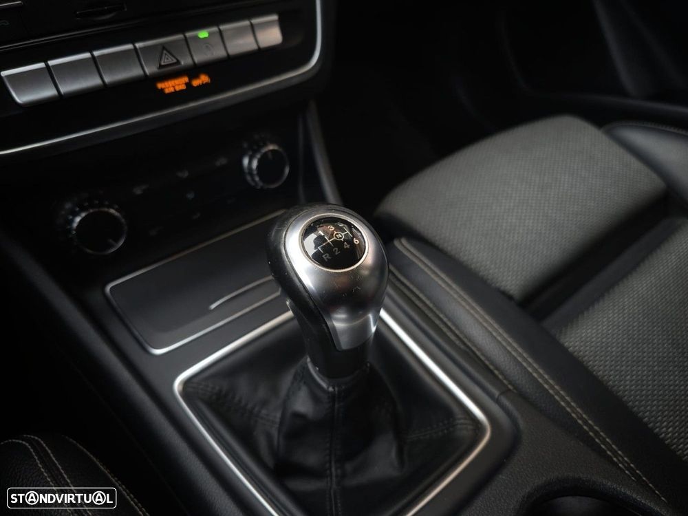 Mercedes-Benz CLA 180 d Shooting Brake - 19