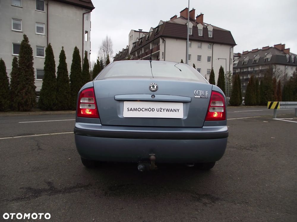 Skoda Octavia 1.6 Tour - 9
