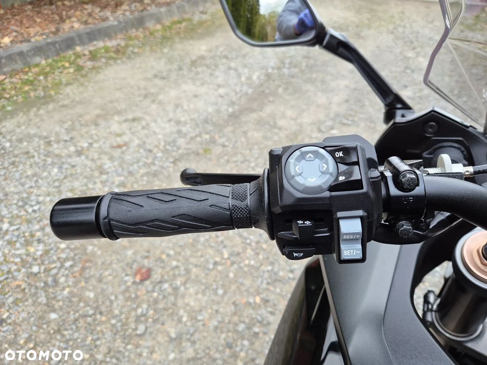 Suzuki GSX 1000 - 37